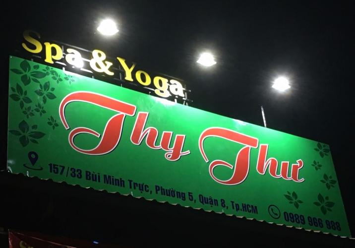 Bảng hiệu bạt hiflex lắp đèn pha điện