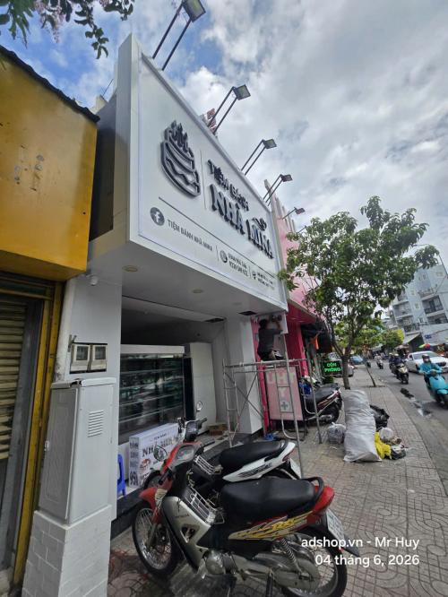BẢNG HIỆU TIỆM BÁNH CHỮ NỔI ĐÈN SÁNG CHÂN – TẠO DẤU ẤN NGAY TỪ CÁI NHÌN ĐẦU TIÊN!