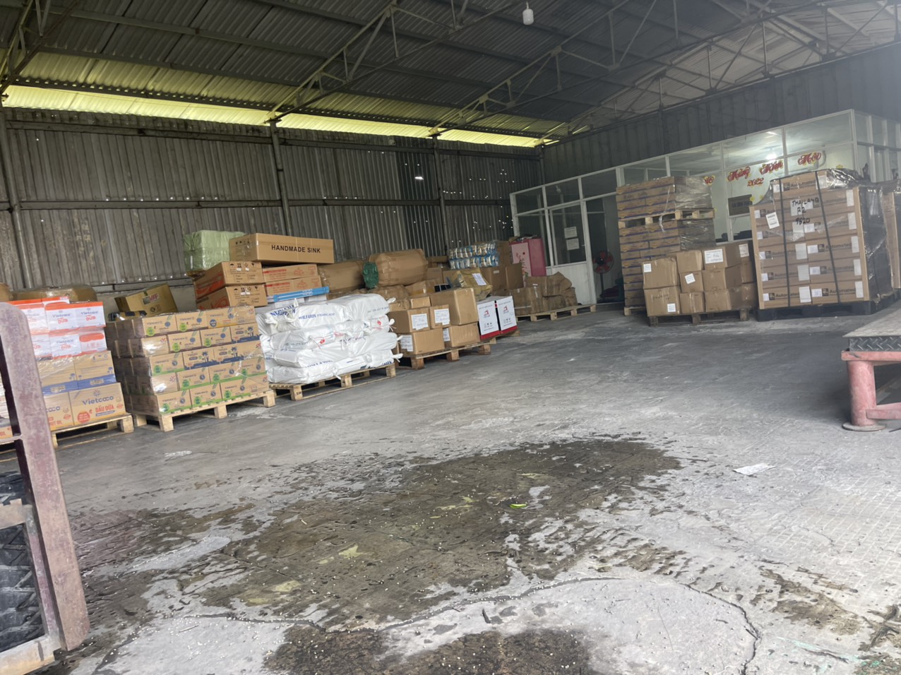Công ty vận tải Sài Gòn 24H chuyên nhận vận chuyển hàng đi Hà Nội và các tỉnh. Liên hệ tư vấn báo giá 0931.555.968 Mr.Tiến
